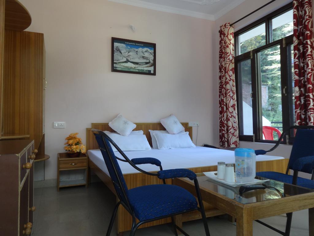 Hotel Kumar Residency Dharamsala Pokoj fotografie